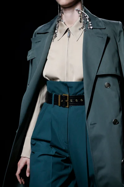 Look 8